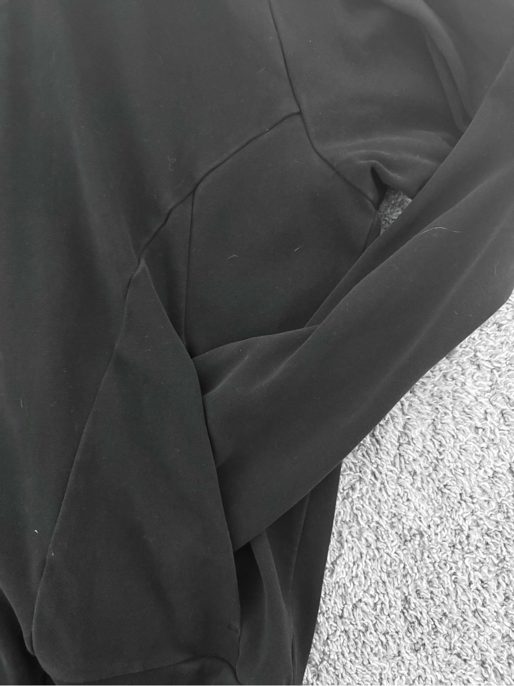 Alphalete Black Pullover Hoodie with Subtle Chest Logo - Picture 3 of 5